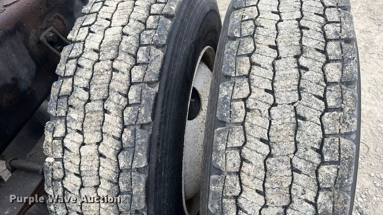 image for item EN0821 2013 International 4400 truck cab and chassis