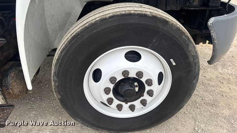 image for item EN0821 2013 International 4400 truck cab and chassis