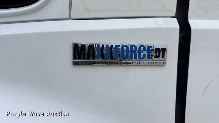 image for item EN0822 2009 International 4400 truck cab and chassis