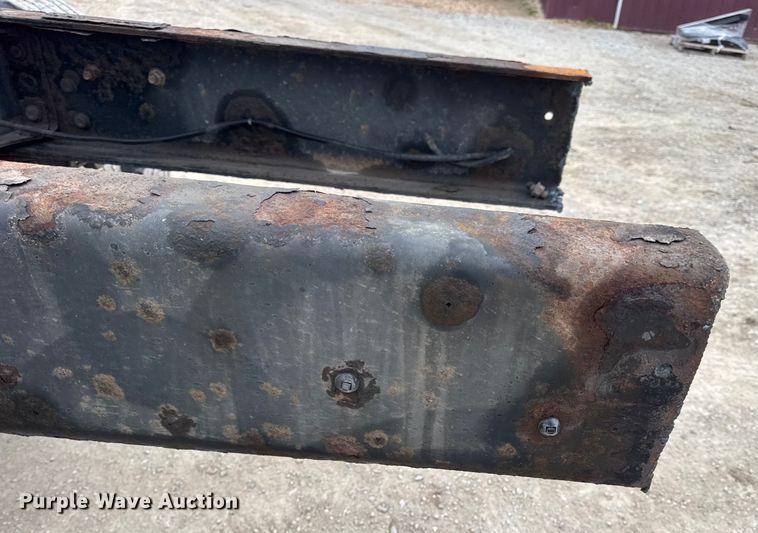 image for item EN0822 2009 International 4400 truck cab and chassis