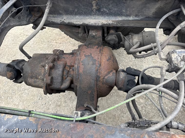 image for item EN0822 2009 International 4400 truck cab and chassis