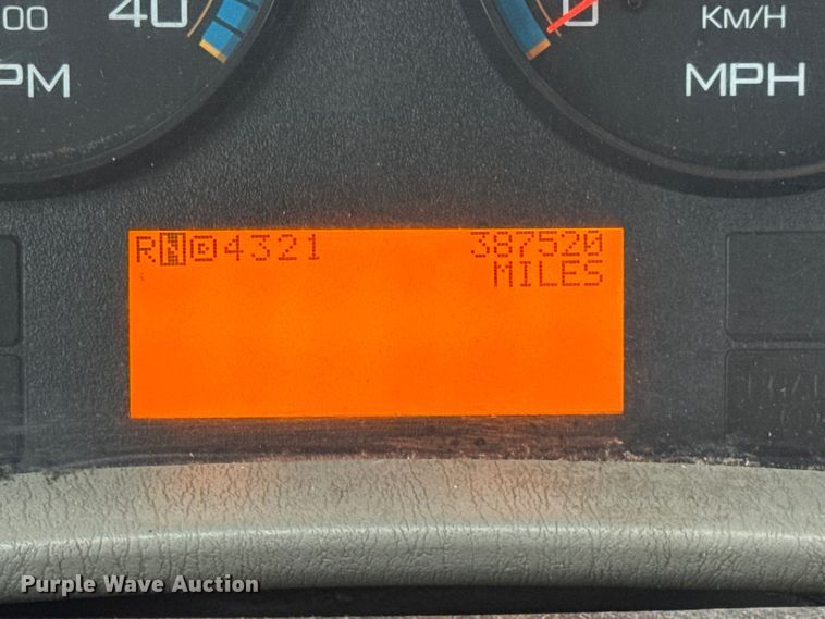 image for item EN0822 2009 International 4400 truck cab and chassis