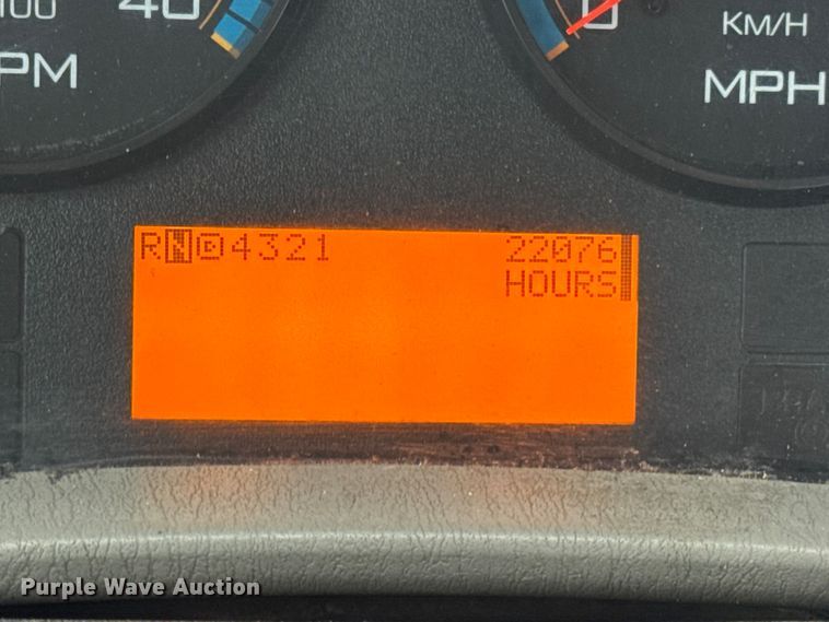 image for item EN0822 2009 International 4400 truck cab and chassis