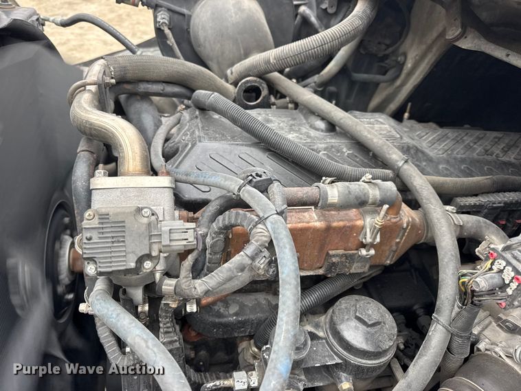 image for item EN0822 2009 International 4400 truck cab and chassis