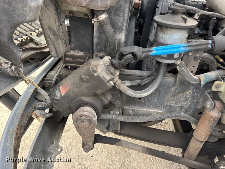 image for item EN0822 2009 International 4400 truck cab and chassis