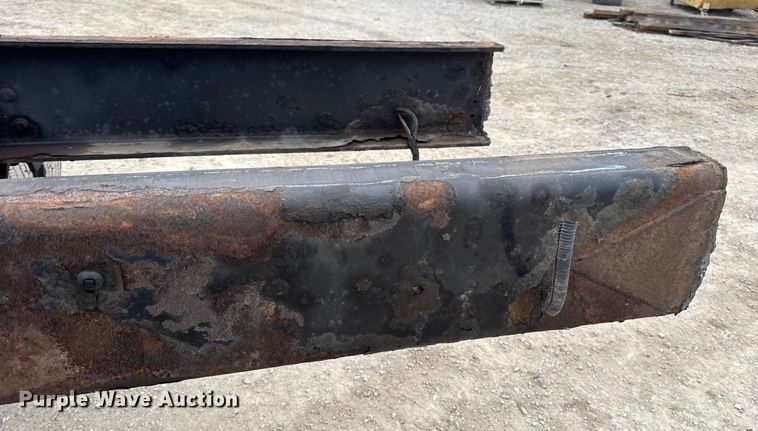 image for item EN0823 2013 International 4400 truck cab and chassis