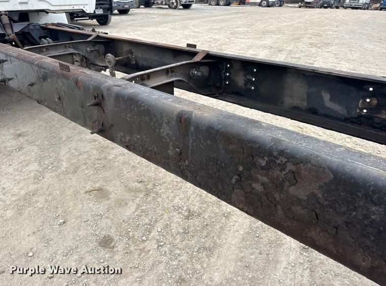 image for item EN0823 2013 International 4400 truck cab and chassis