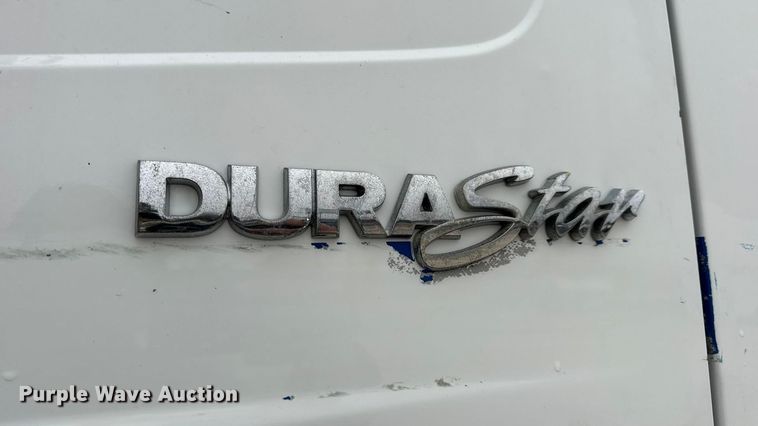 image for item EN0823 2013 International 4400 truck cab and chassis