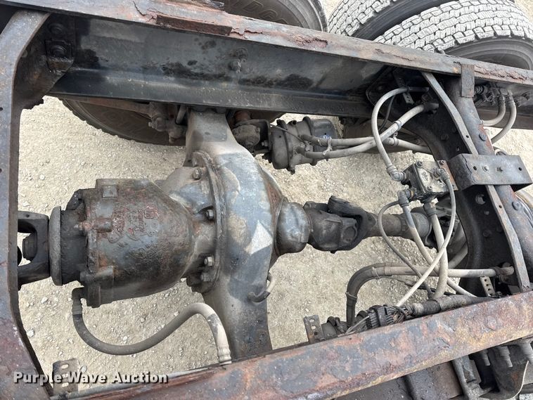 image for item EN0823 2013 International 4400 truck cab and chassis