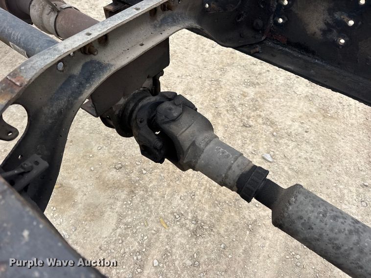 image for item EN0823 2013 International 4400 truck cab and chassis