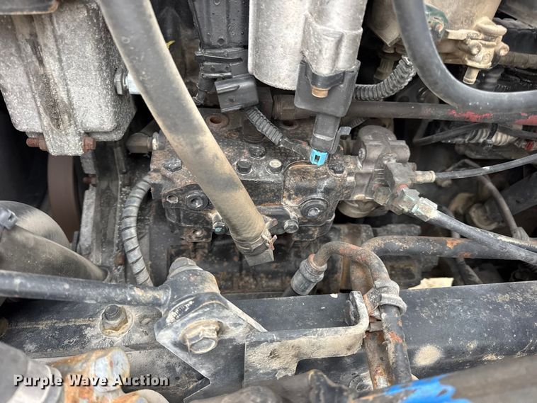 image for item EN0823 2013 International 4400 truck cab and chassis