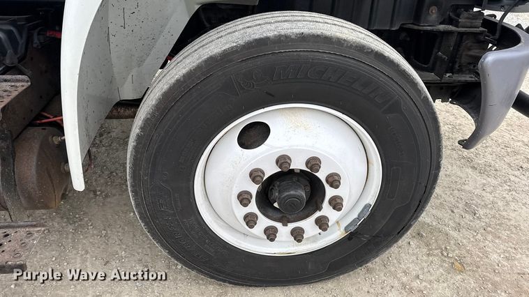 image for item EN0823 2013 International 4400 truck cab and chassis