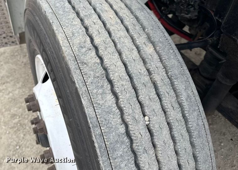 image for item EN0823 2013 International 4400 truck cab and chassis