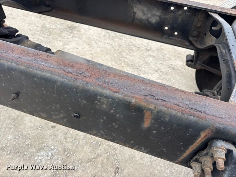 image for item EN0824 2010 International 4400 truck cab and chassis