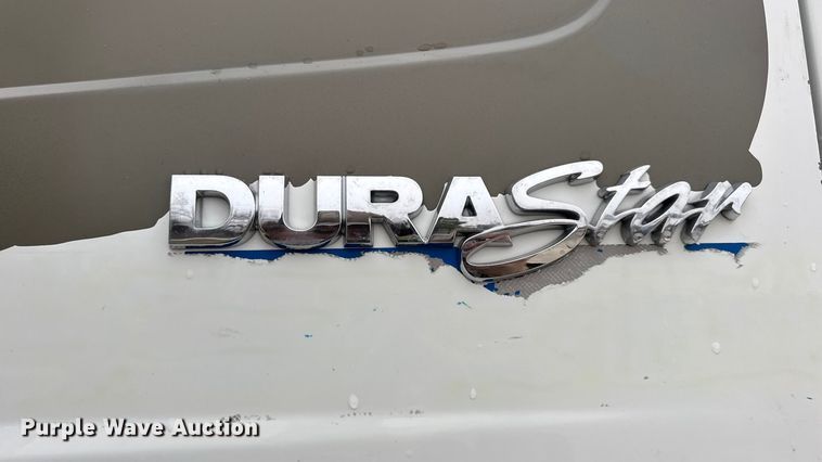 image for item EN0824 2010 International 4400 truck cab and chassis