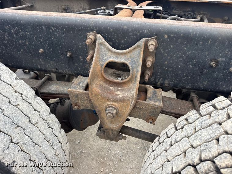 image for item EN0824 2010 International 4400 truck cab and chassis