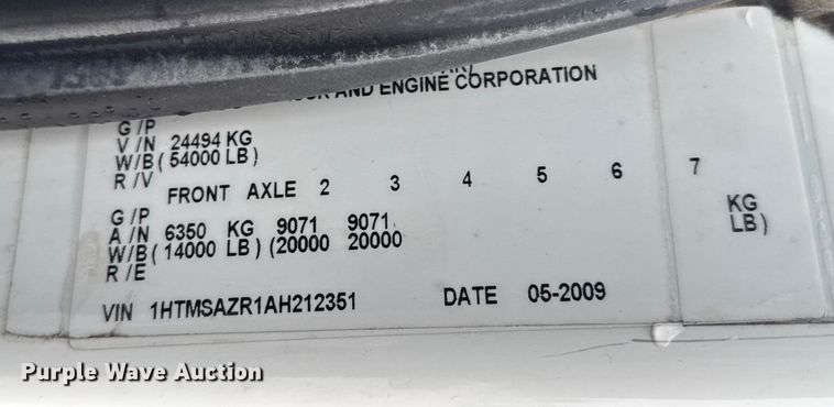 image for item EN0824 2010 International 4400 truck cab and chassis