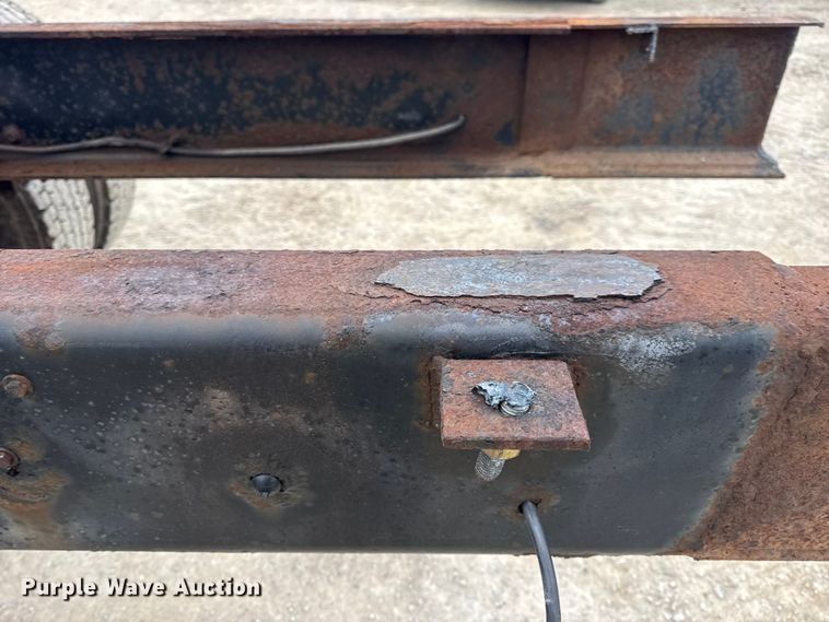 image for item EN0825 2009 International 4400 truck cab and chassis