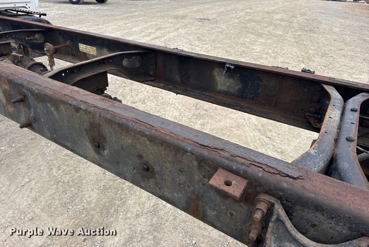 image for item EN0825 2009 International 4400 truck cab and chassis