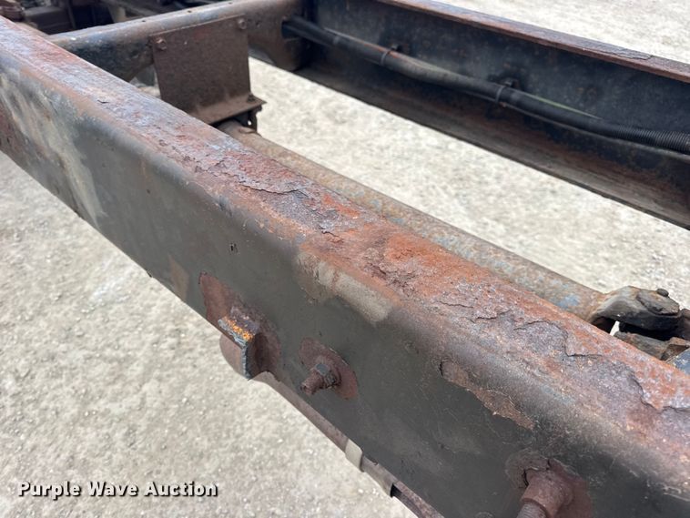 image for item EN0825 2009 International 4400 truck cab and chassis