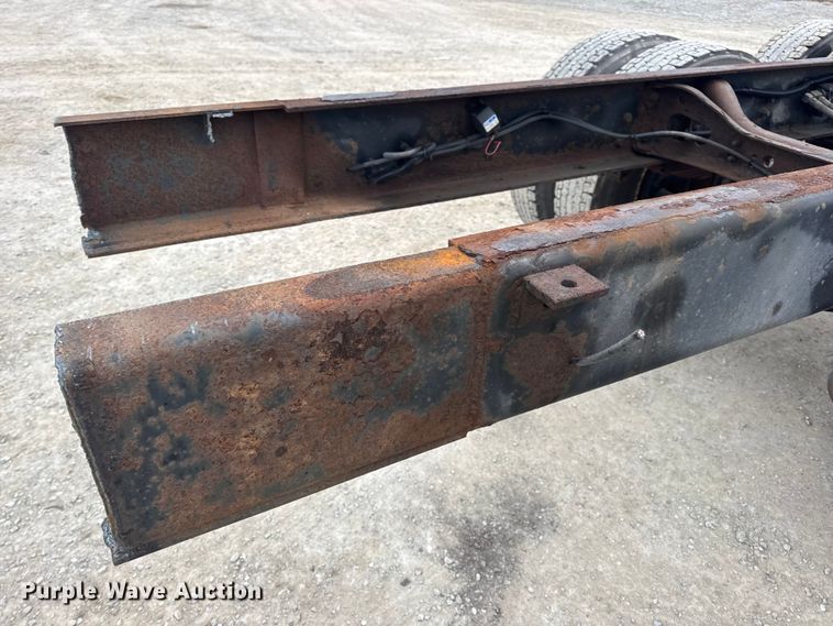 image for item EN0825 2009 International 4400 truck cab and chassis