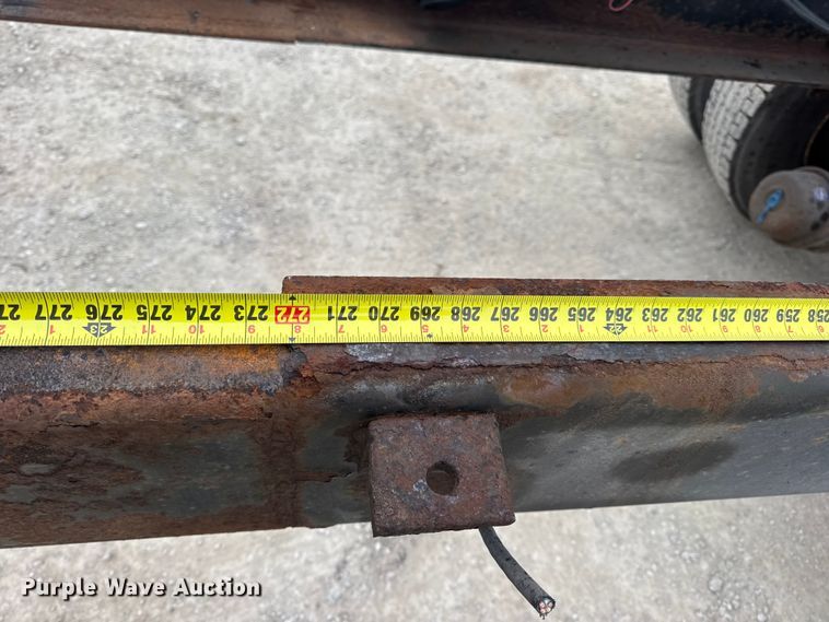 image for item EN0825 2009 International 4400 truck cab and chassis