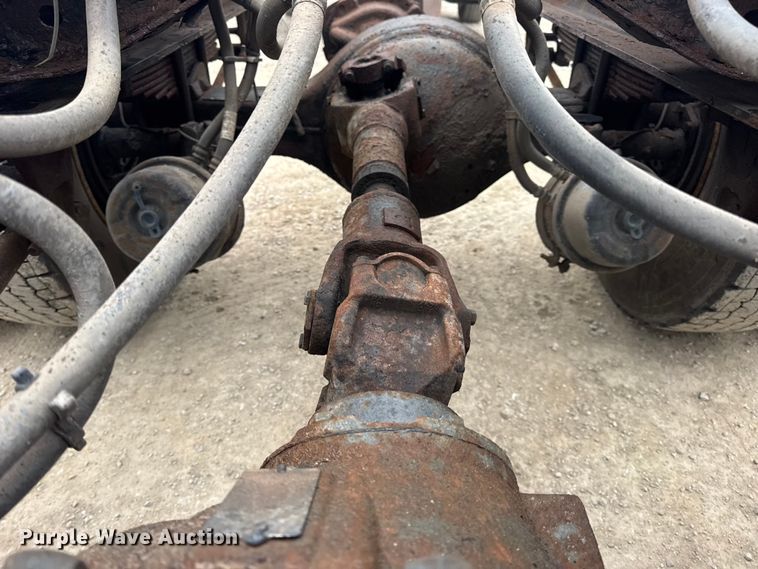 image for item EN0825 2009 International 4400 truck cab and chassis