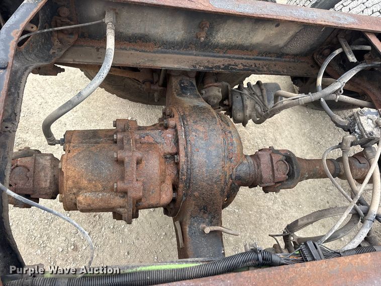 image for item EN0825 2009 International 4400 truck cab and chassis