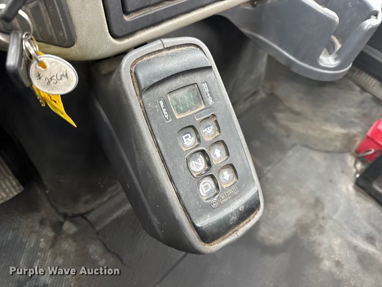 image for item EN0825 2009 International 4400 truck cab and chassis