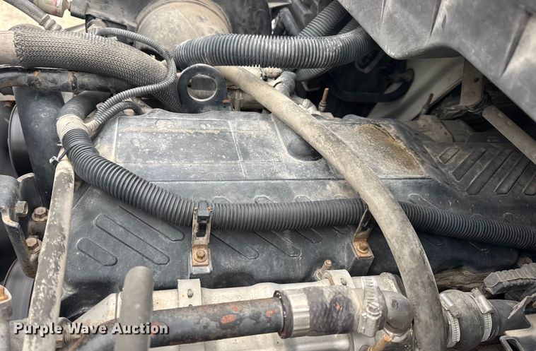 image for item EN0825 2009 International 4400 truck cab and chassis