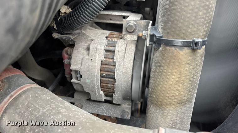 image for item EN0825 2009 International 4400 truck cab and chassis