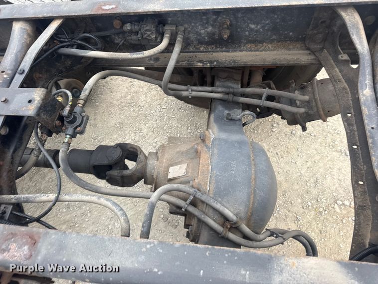 image for item EN0826 2010 International 4400 truck cab and chassis