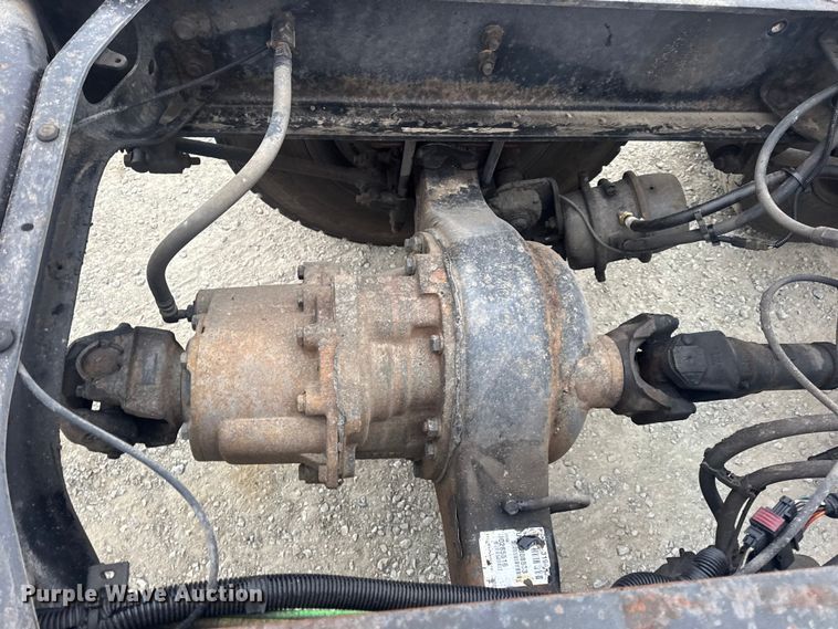 image for item EN0826 2010 International 4400 truck cab and chassis