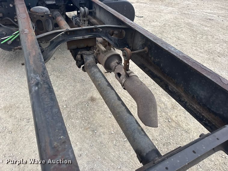 image for item EN0826 2010 International 4400 truck cab and chassis