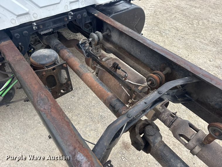 image for item EN0826 2010 International 4400 truck cab and chassis