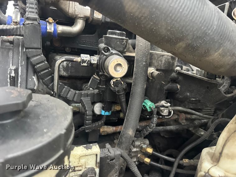 image for item EN0826 2010 International 4400 truck cab and chassis