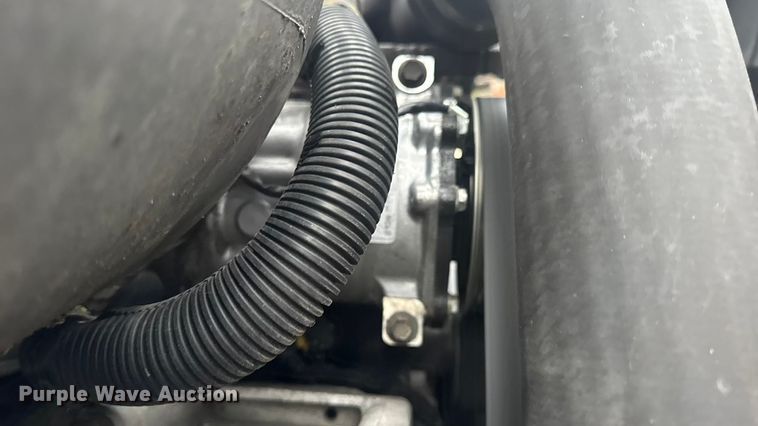 image for item EN0826 2010 International 4400 truck cab and chassis