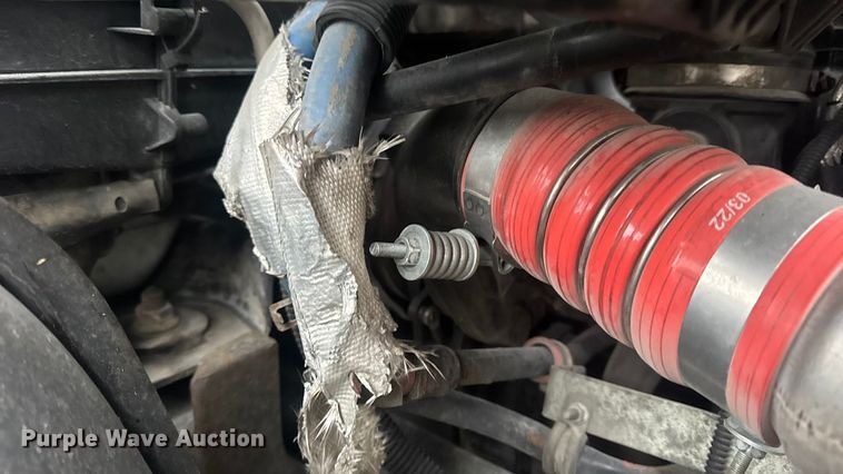 image for item EN0826 2010 International 4400 truck cab and chassis