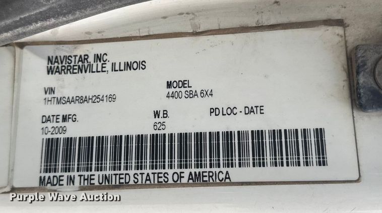 image for item EN0826 2010 International 4400 truck cab and chassis