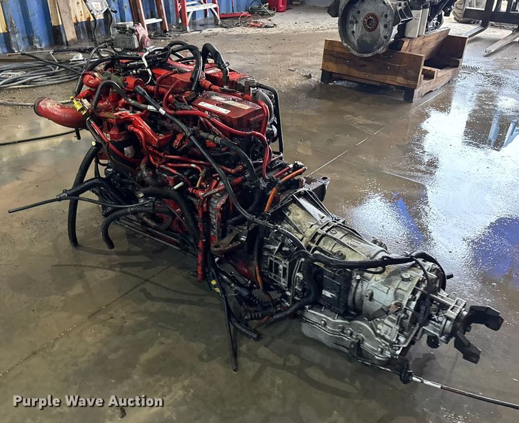 image for item EN0829 Cummins ISL engine