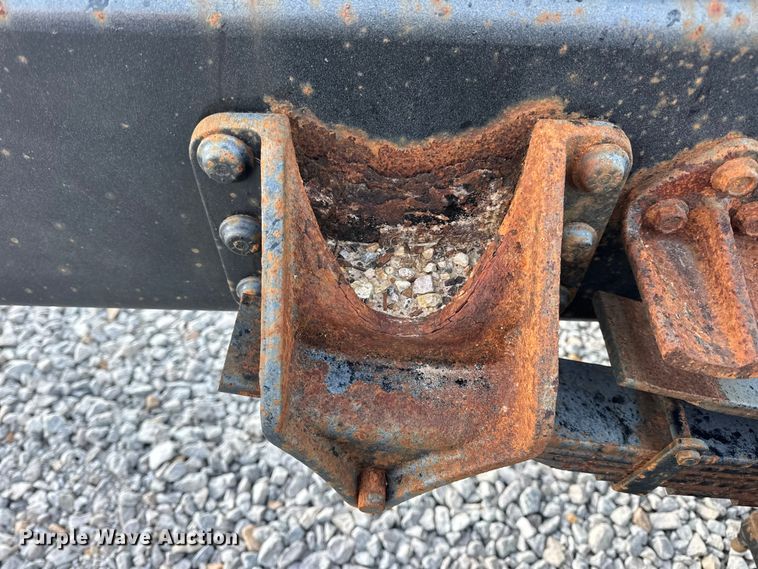 image for item EN0860 2011 International 7400 truck cab and chassis