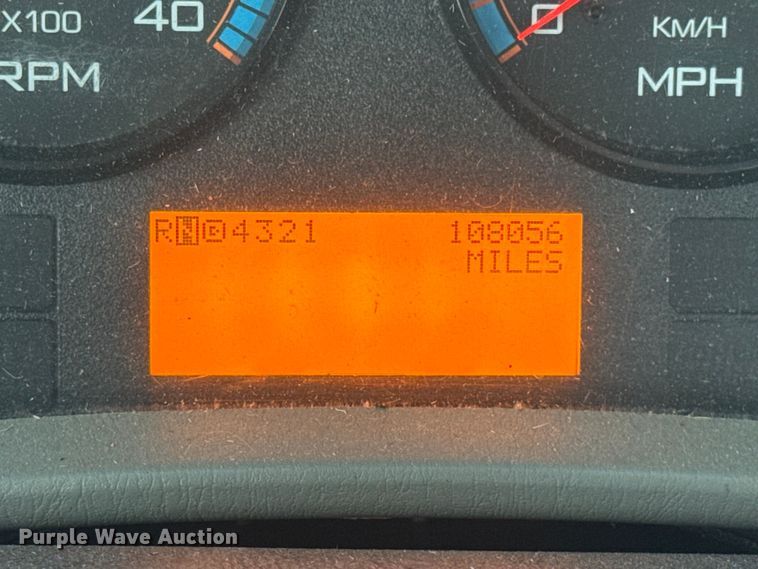 image for item EN0860 2011 International 7400 truck cab and chassis