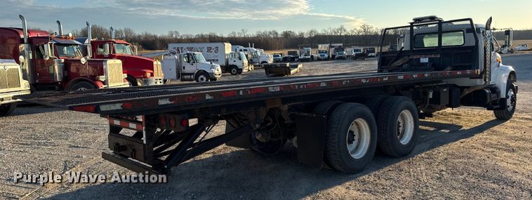 image for item EN0862 1998 International 4900 rollback truck