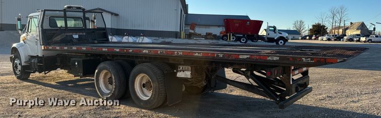 image for item EN0862 1998 International 4900 rollback truck