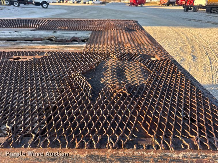 image for item EN0862 1998 International 4900 rollback truck