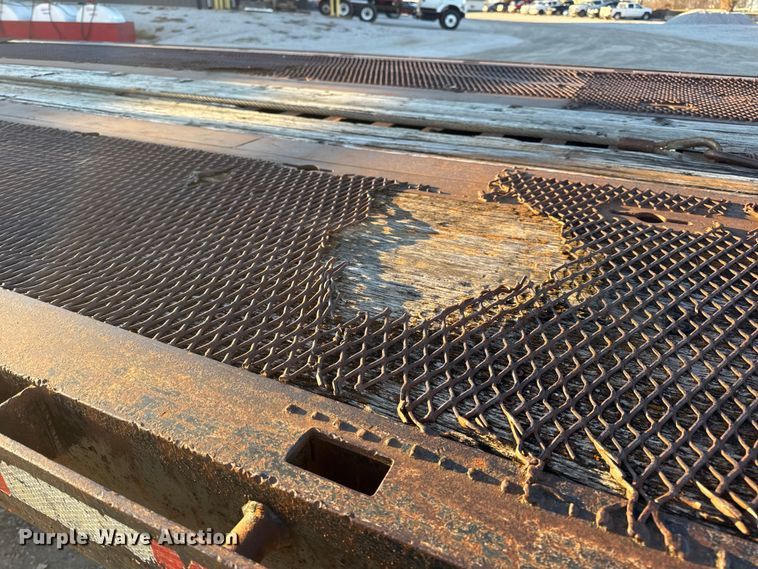 image for item EN0862 1998 International 4900 rollback truck