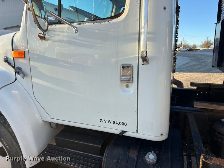 image for item EN0862 1998 International 4900 rollback truck