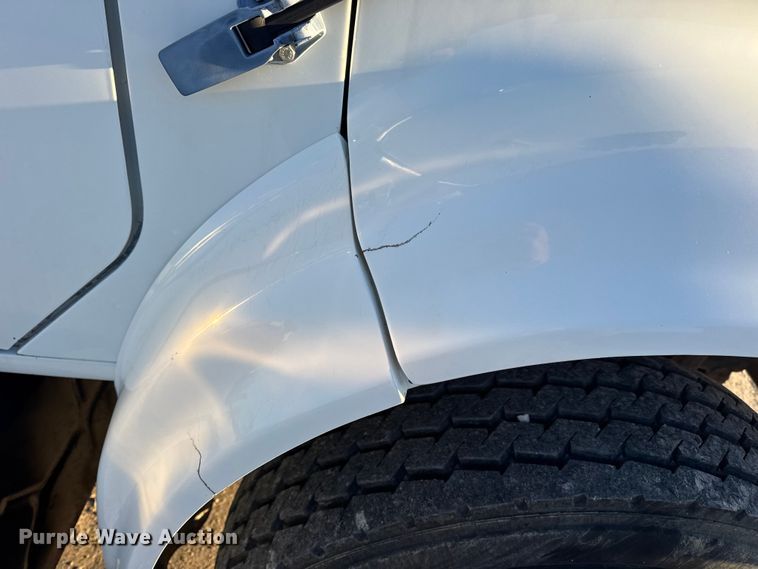 image for item EN0862 1998 International 4900 rollback truck