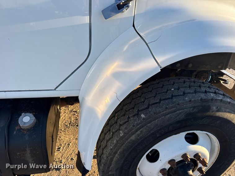 image for item EN0862 1998 International 4900 rollback truck