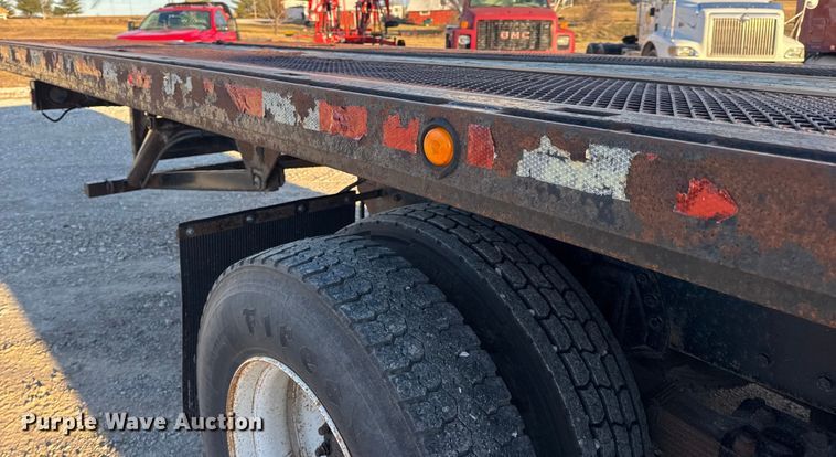 image for item EN0862 1998 International 4900 rollback truck